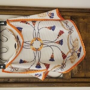 Small scarf with tassel prints